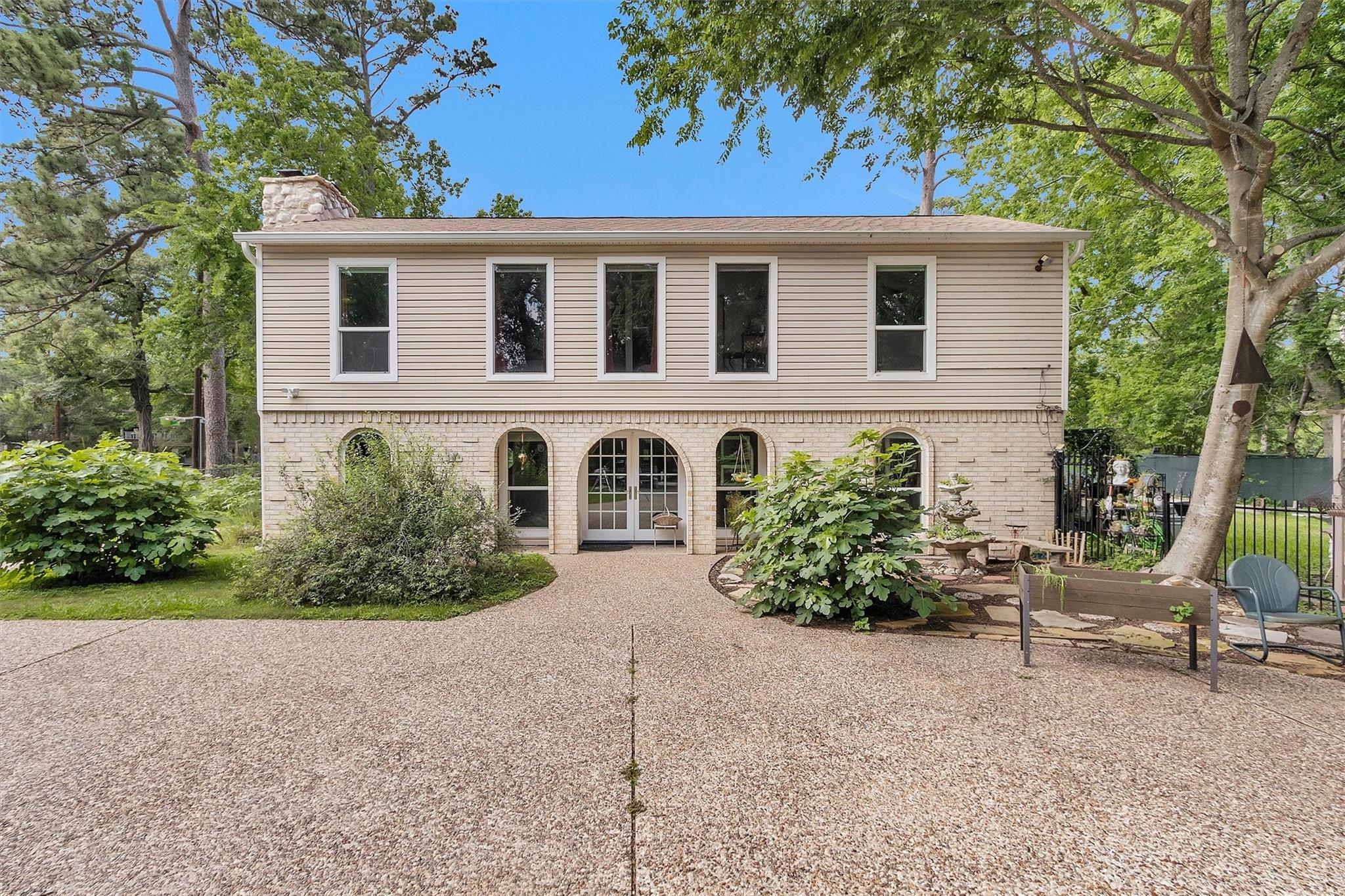 628 Bullfrog Lane