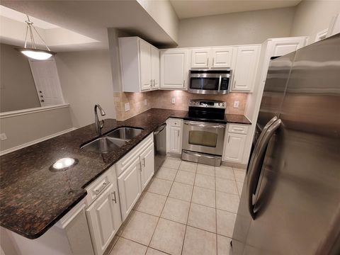 Photo of 2350 Westcreek Lane #6313, Houston, TX 77027 (MLS # 32023442)