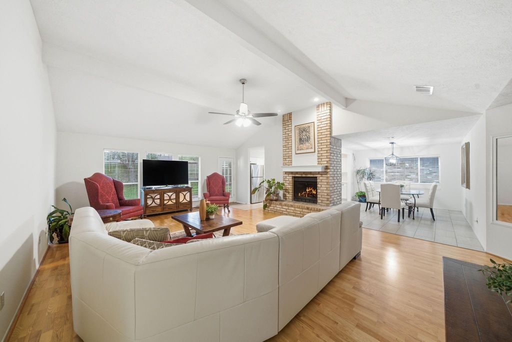 Photo of 16918 Barkentine Lane, Friendswood, TX 77546 (MLS # 76734088)