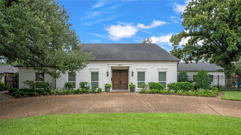 5687 Green Tree Road Houston TX 77056