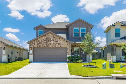Photo of 16974 Rich Pines Drive, Conroe, TX 77302 (MLS # 38741327)