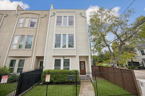 Photo of 5503 Darling Street, Houston, TX 77007 (MLS # 29612430)