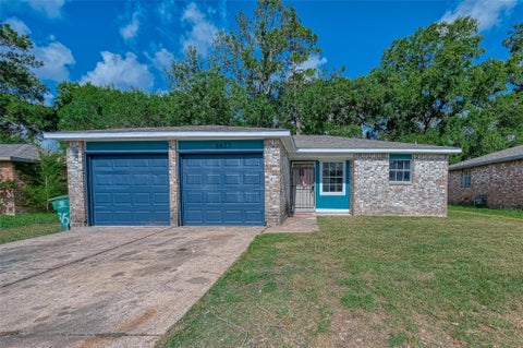 Photo of 8623 Valley Forest Drive, Houston, TX 77078 (MLS # 34830792)