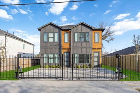 Tiny photo for 4533 Larkspur Street #B, Houston, TX 77051 (MLS # 23864520)