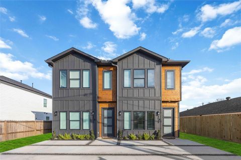 Tiny photo for 4533 Larkspur Street #B, Houston, TX 77051 (MLS # 23864520)