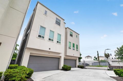 Photo of 3127 Leeland Street, Houston, TX 77003 (MLS # 94946767)