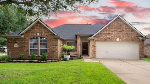 Homes For Sale - 38318 E Sulphur Creek Drive<br/> Magnolia, TX 77355