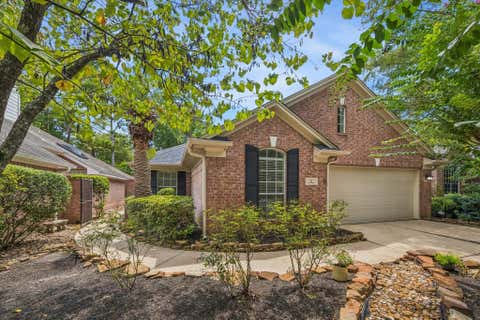 Photo of 71 W Honey Grove Place, The Woodlands, TX 77382 (MLS # 92460698)