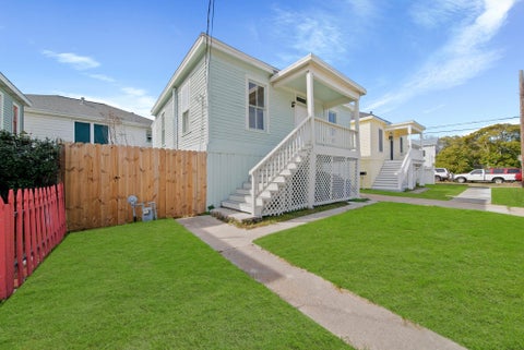 Photo of 2015 36th Street, Galveston, TX 77550 (MLS # 87664042)
