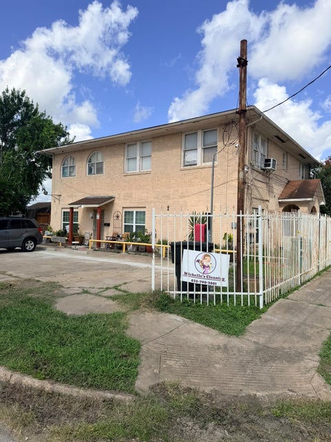 Photo of 5144 Pease Street #2, Houston, TX 77023 (MLS # 67783029)