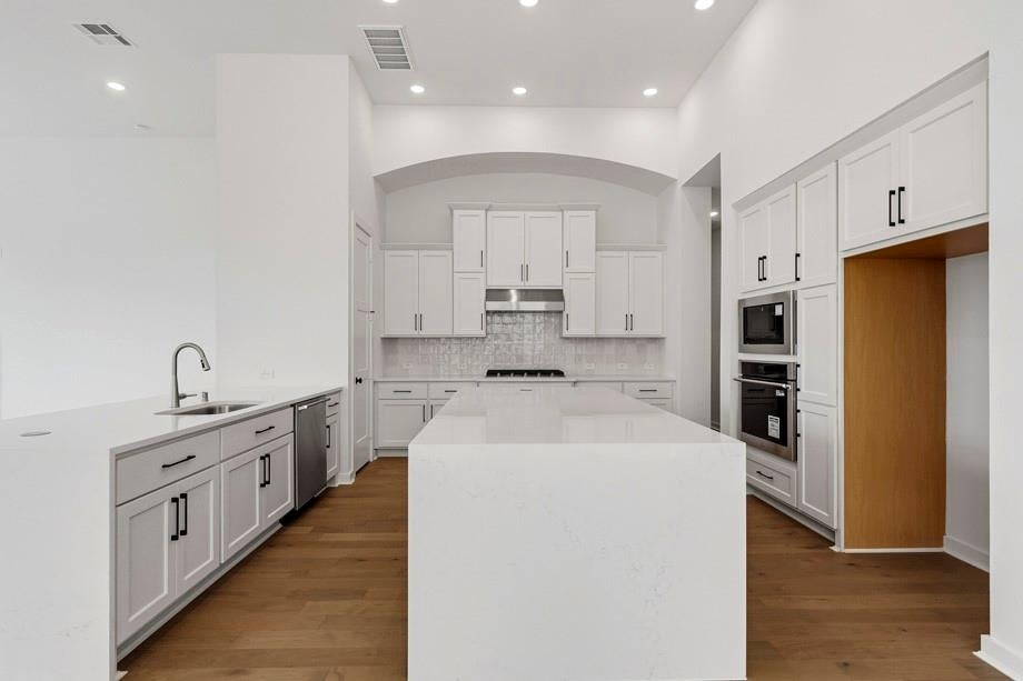 8830 Antelope Canyon Way