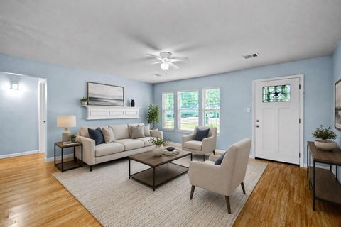 Photo of 8921 Oak Knoll Lane, Houston, TX 77078 (MLS # 13882515)
