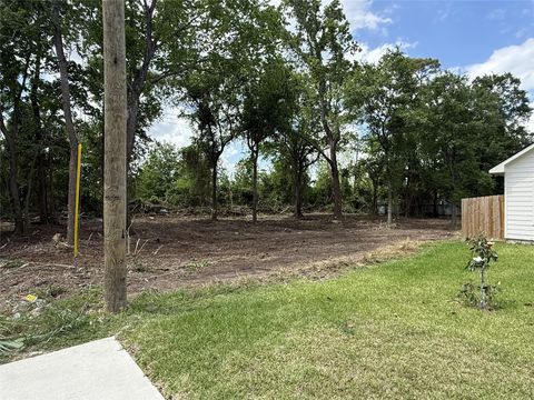 Photo of 8003 Bigwood Street, Houston, TX 77078 (MLS # 37375868)