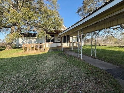 Homes For Sale - 33955 Fm-365<br/> Nome, TX 77629