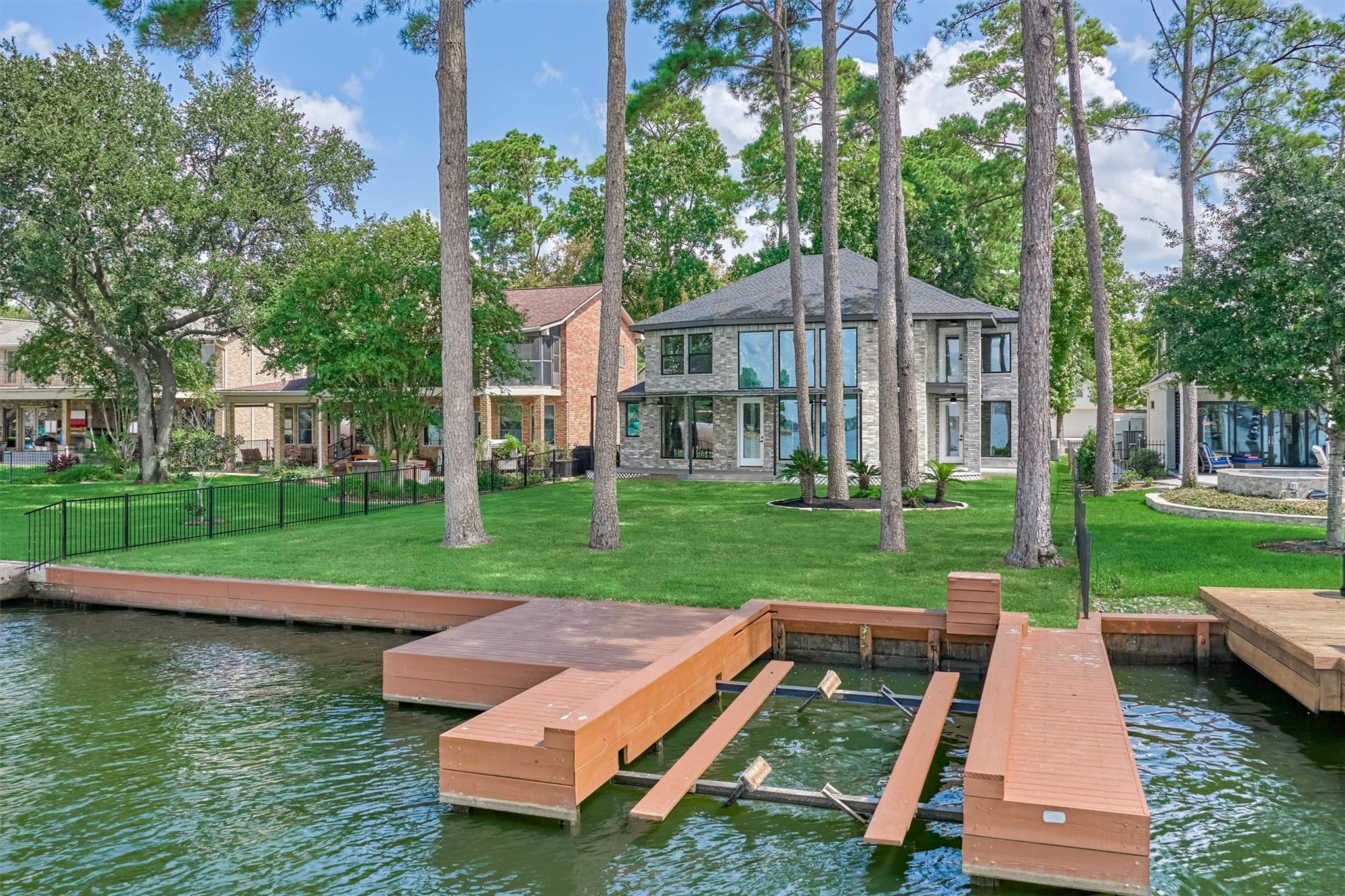 2811 Hemingway Drive