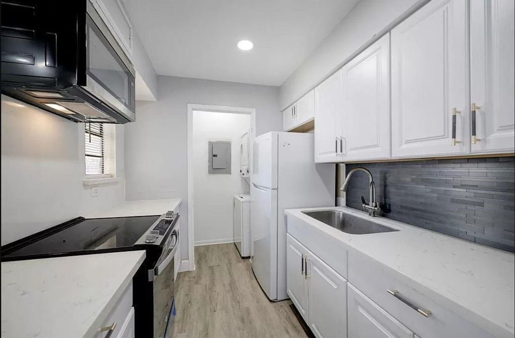 Photo of 9550 Deering Drive #210, Houston, TX 77036 (MLS # 35045266)