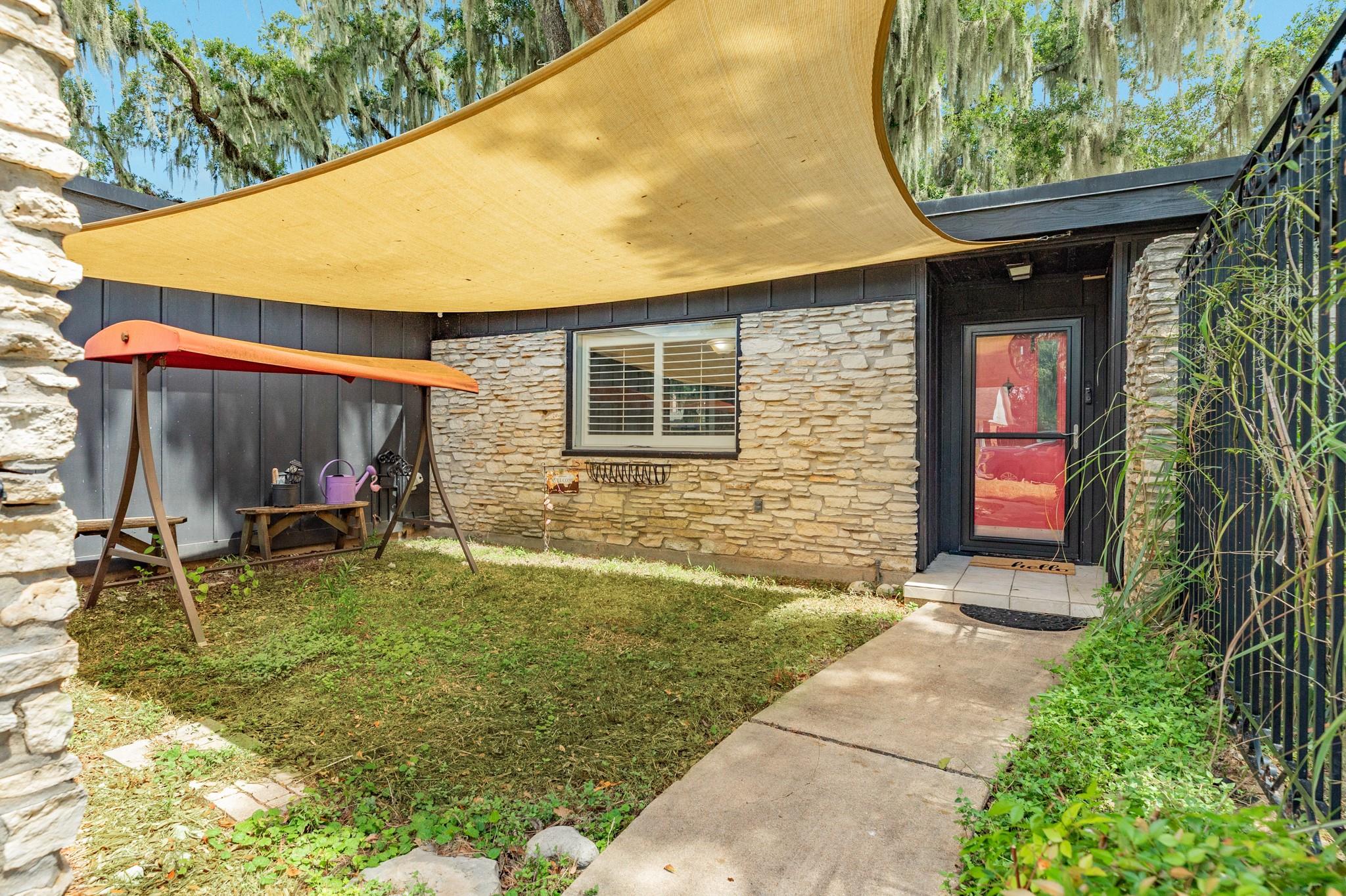 2219 River Oaks Drive