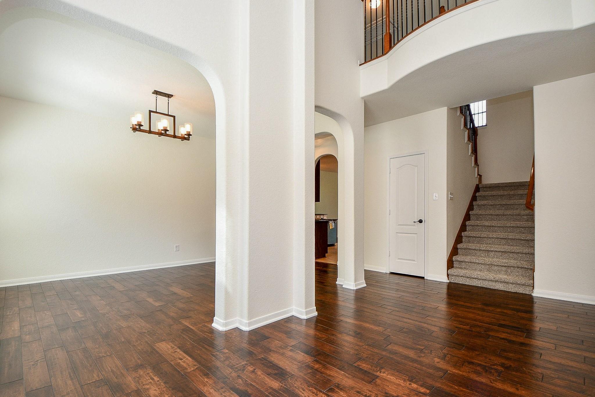 818 Harbor Lakes Lane