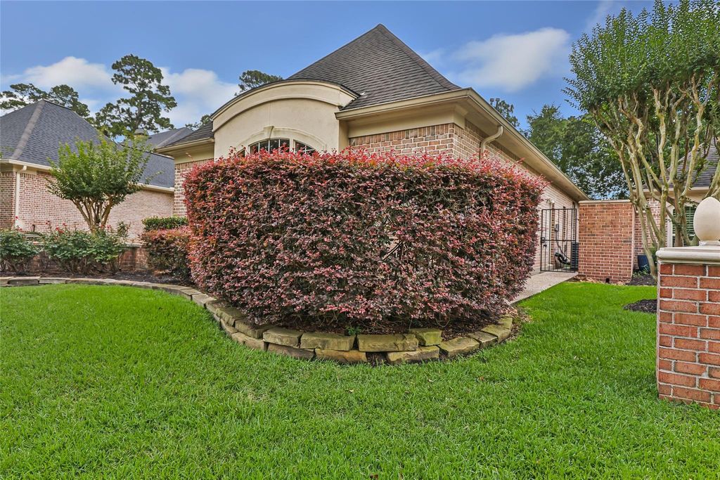 Photo of 2015 Fairway Green Drive, Kingwood, TX 77339 (MLS # 50636216)