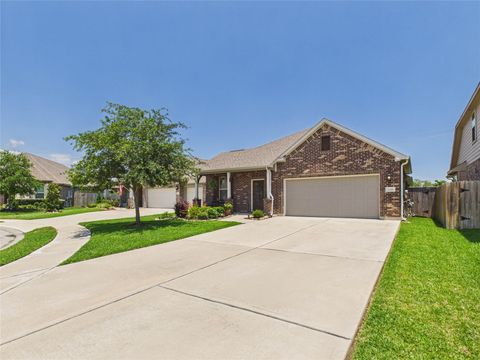 Homes For Sale - 2509 Brooks River Lane<br/> Galveston County, League City, TX 77573