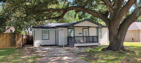 Photo of 7409 Valeda Drive, Deer Park, TX 77536 (MLS # 92434736)