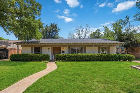 Photo of 6131 Dumfries Drive, Houston, TX 77096 (MLS # 93560620)