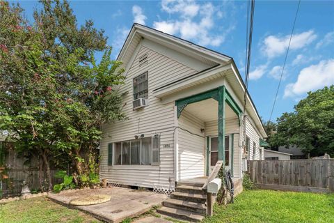 Photo of 1806 State Street, Houston, TX 77007 (MLS # 892562)