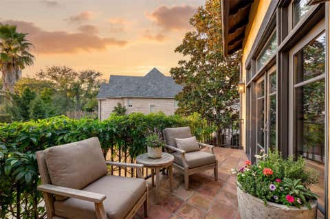 Photo of 16 Lana Lane #B, Houston, TX 77027 (MLS # 71927693)