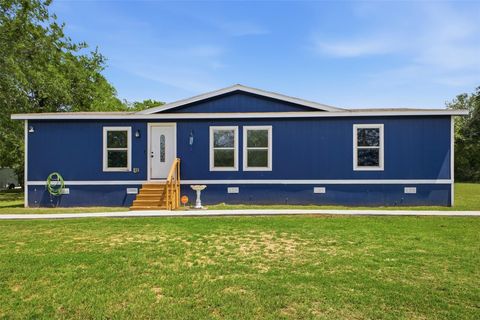 Photo of 704 Riley Street, Rockdale, TX 76567 (MLS # 41773164)