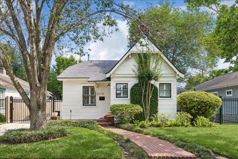 Photo of 1116 Winston Street, Houston, TX 77009 (MLS # 16451965)
