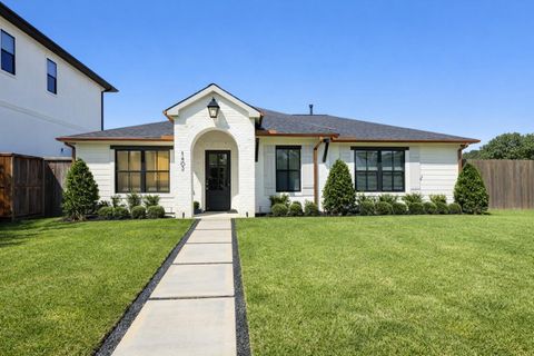 Homes For Sale - 1402 Richelieu Lane<br/> Houston, TX 77018