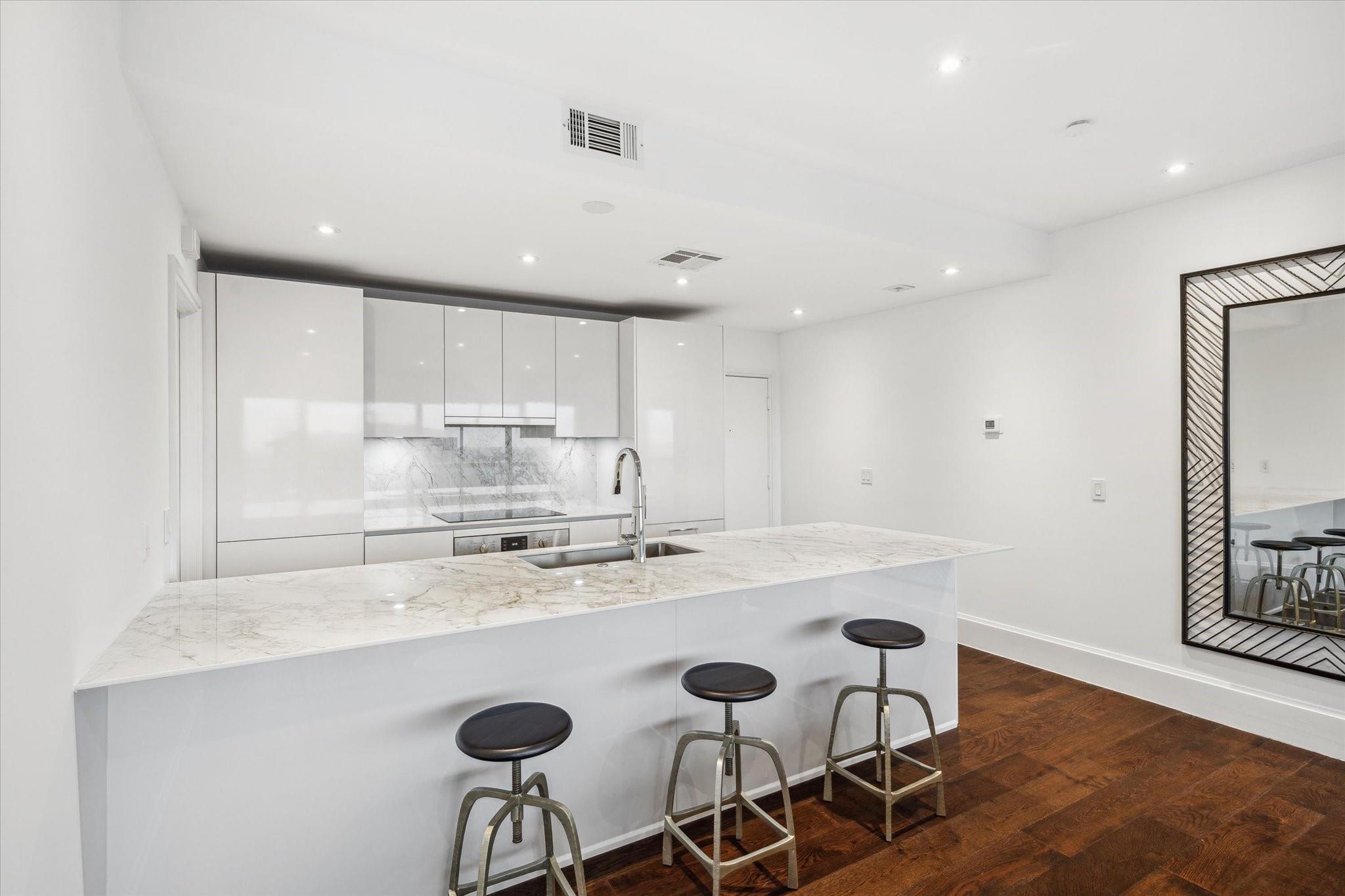 1701 Hermann Drive 30D