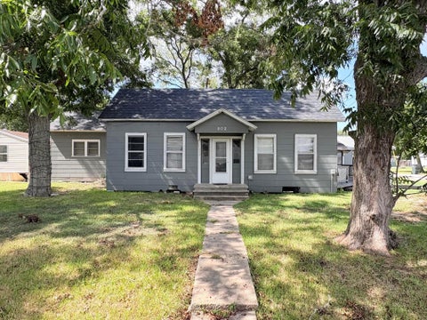 Homes For Sale - 802 2nd Street<br/> Louise, TX 77455
