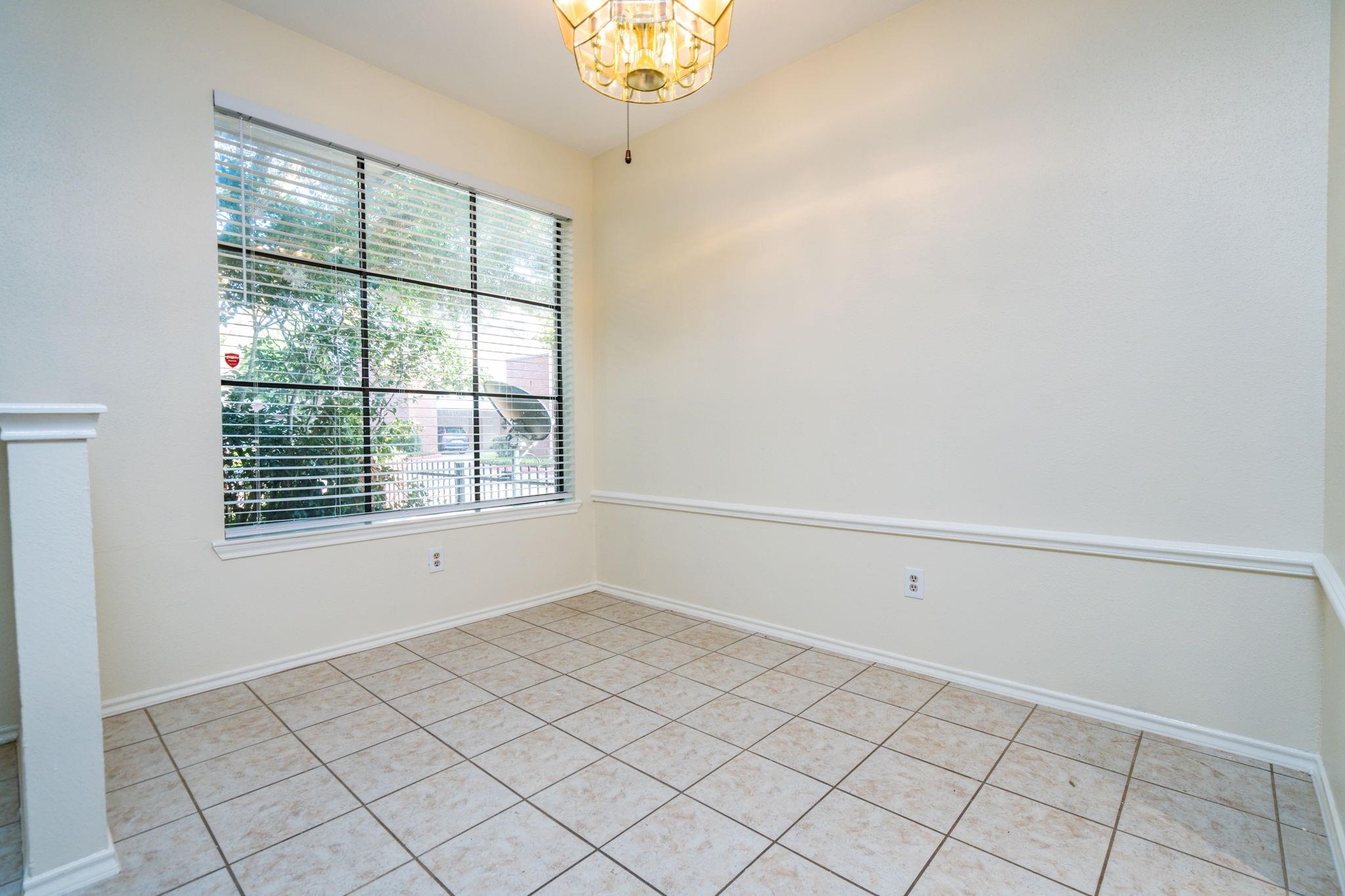 1103 Dulles Avenue 402