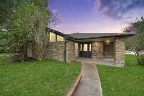 Homes For Sale - 8227 Ivan Reid Drive<br/> Houston, TX 77040