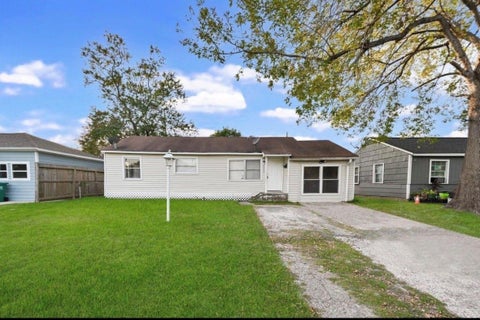Homes For Rent - 9306 Chesterfield Drive<br/> Harris County, Hockley, TX 77051