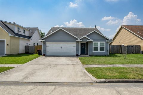 Photo of 2111 W Gulf Street, Baytown, TX 77520 (MLS # 64681113)
