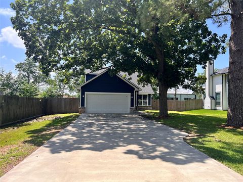 Photo of 715 Seydler Street, East Bernard, TX 77435 (MLS # 96803294)