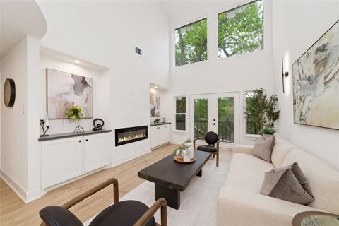 Townhouse For Sale - 9374 Briar Forest Drive<br/> Harris County, Houston, TX 77063