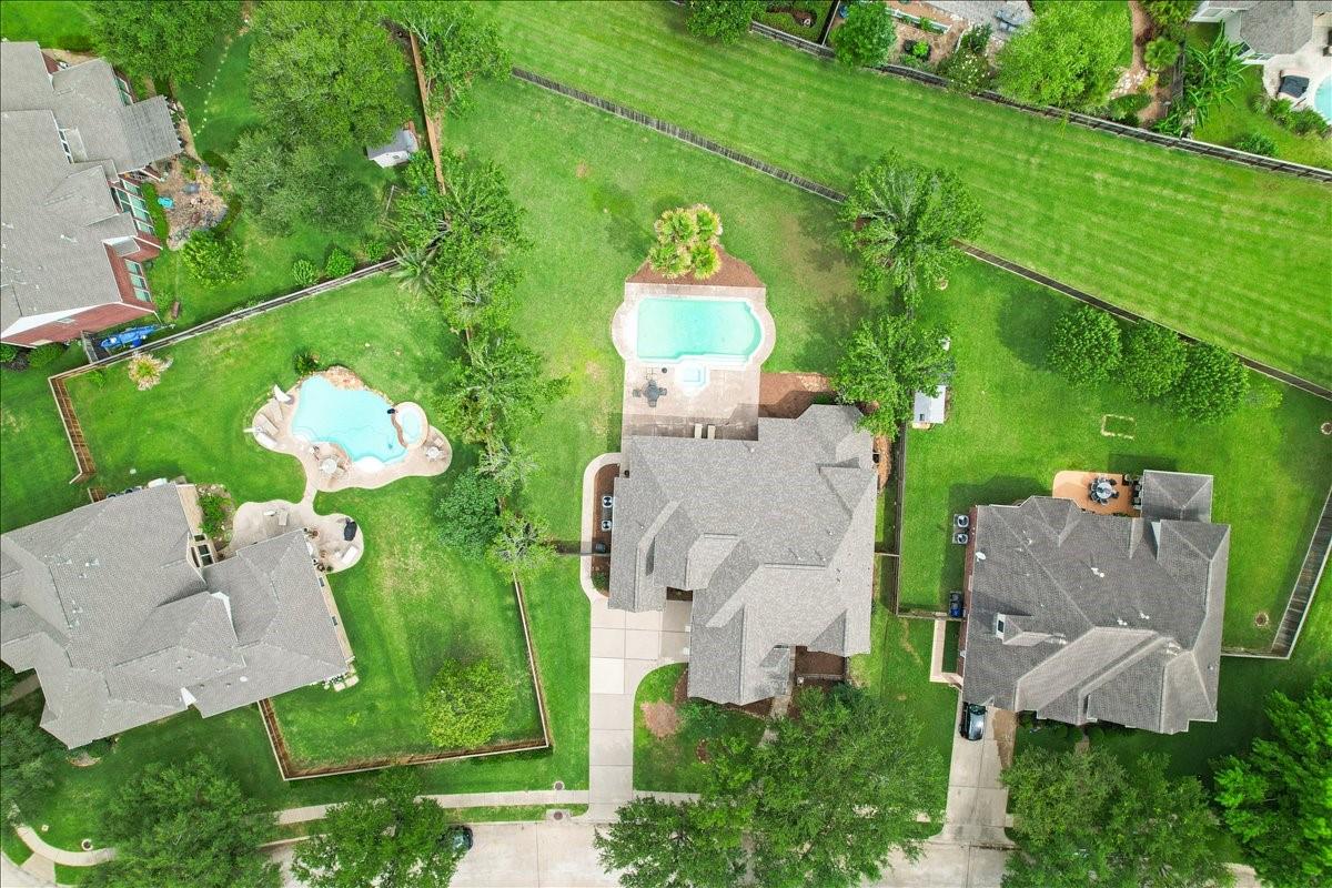 2902 Autumn Crest Drive