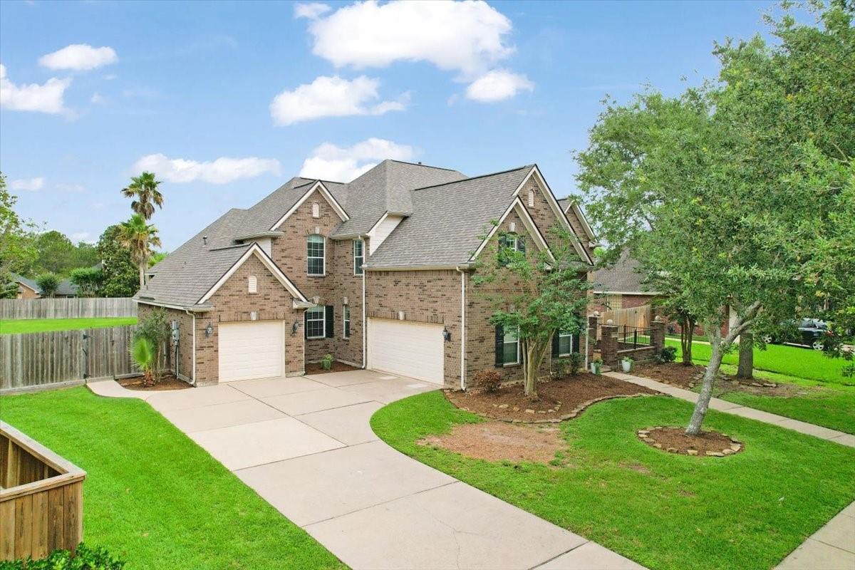 2902 Autumn Crest Drive