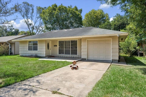 Photo of 10214 Torrington Lane, Houston, TX 77075 (MLS # 38205535)