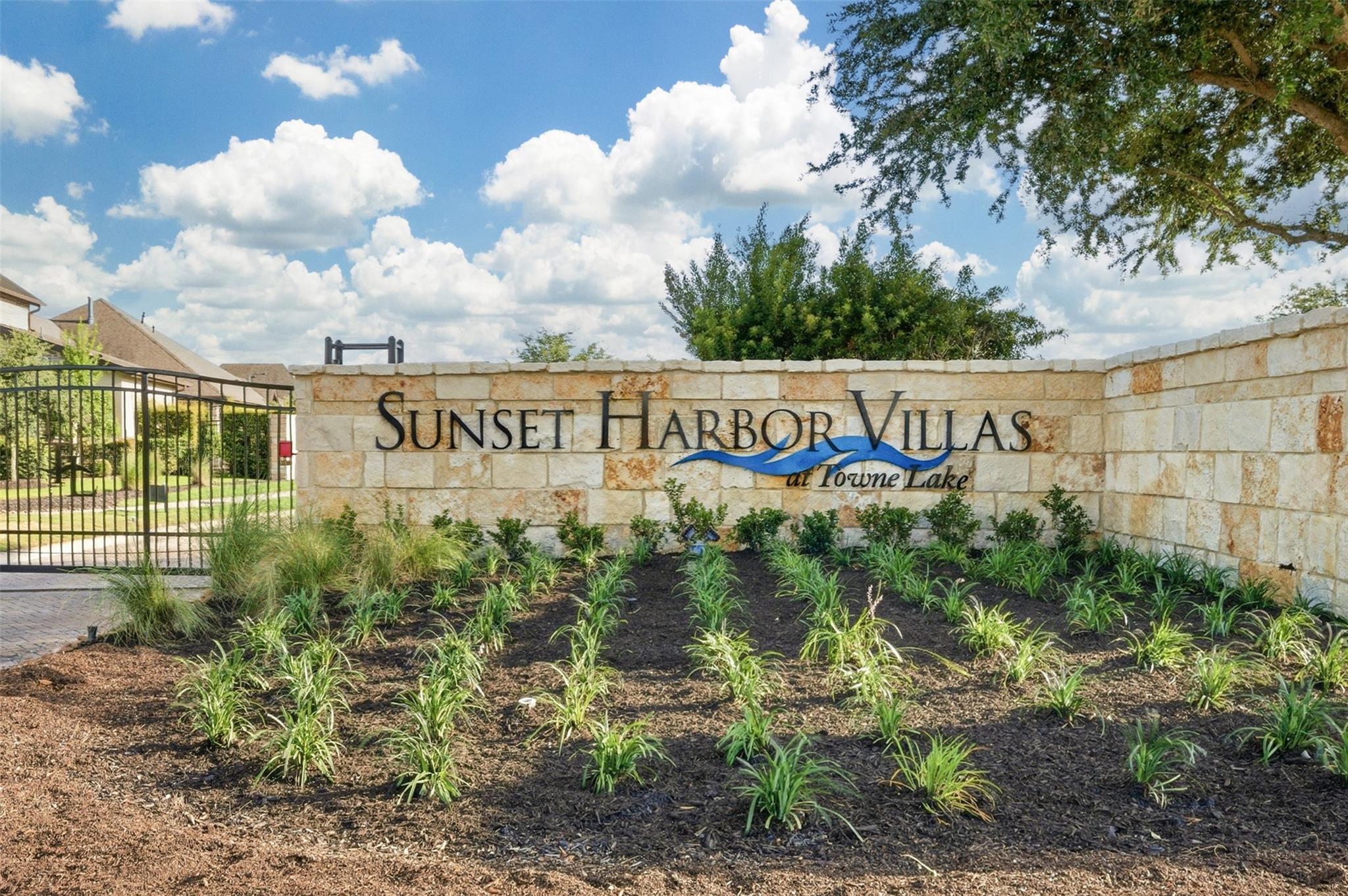 10707 Hilltop Harbor Way