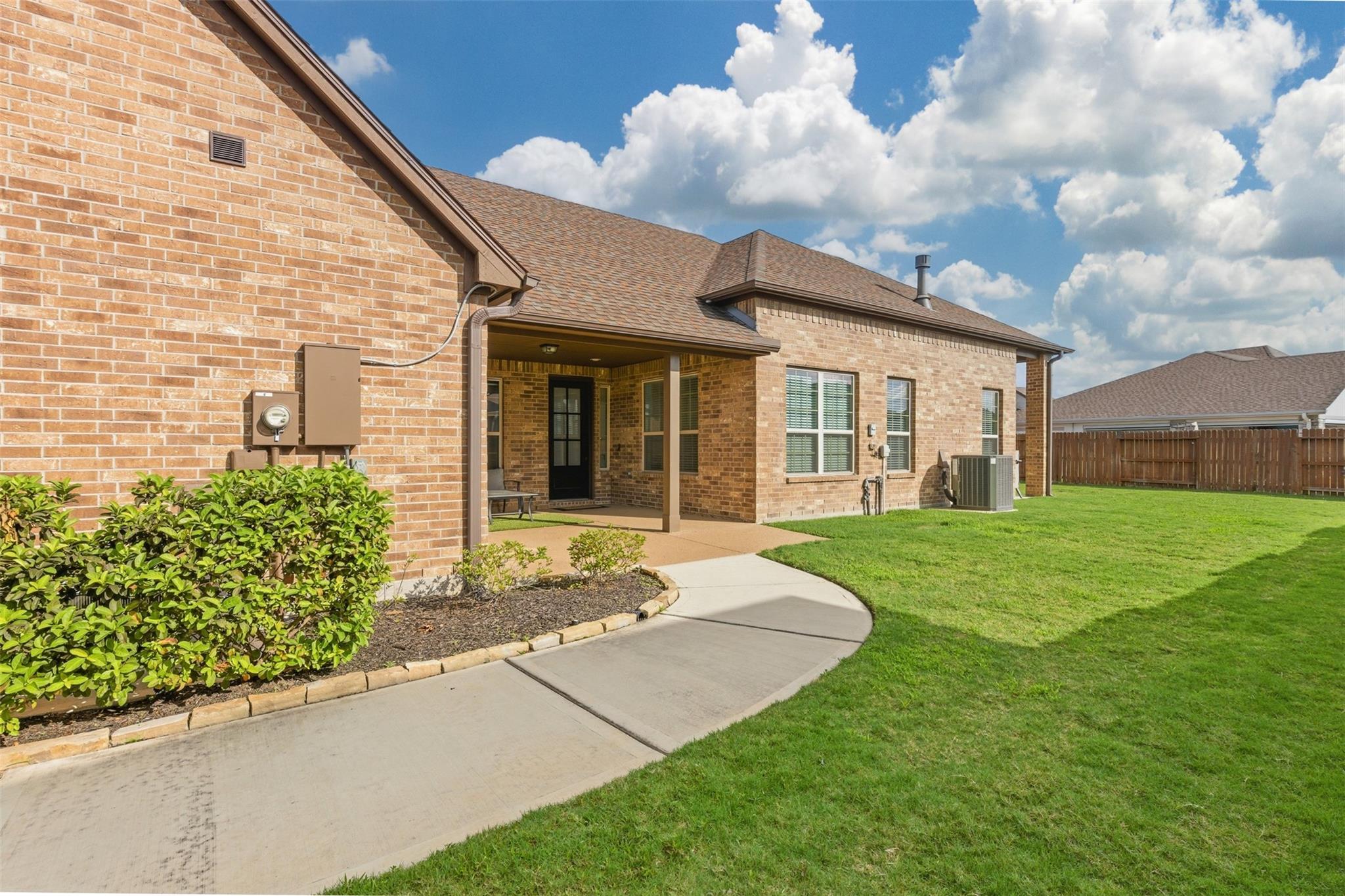 10707 Hilltop Harbor Way