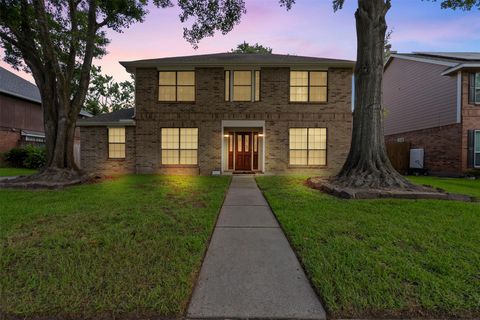 Homes For Sale - 9827 Westminster Drive<br/> Humble, TX 77338