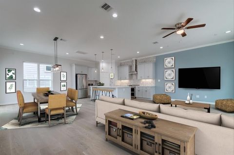 Photo of 5528 Larkin Street #C, Houston, TX 77007 (MLS # 40474254)