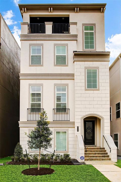 Photo of 839 Dunleigh Meadows Lane, Houston, TX 77055 (MLS # 40079573)