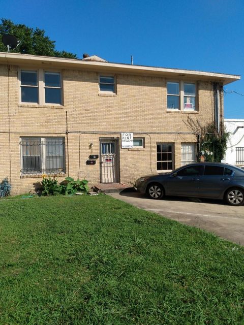Photo of 2317 Wilshire Street #B, Houston, TX 77023 (MLS # 98761560)