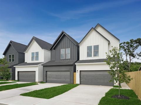 Photo of 7418 Maxroy Street St, Houston, TX 77088 (MLS # 87631867)