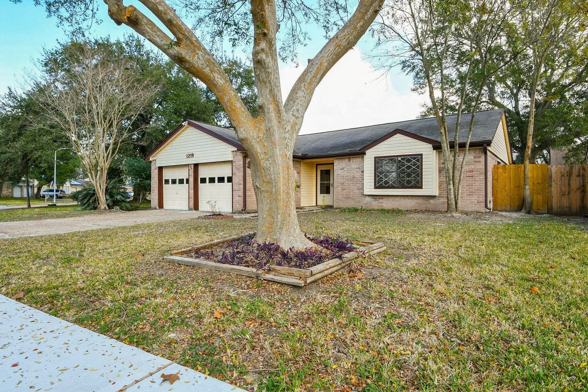 1219 Pecan Glen Drive